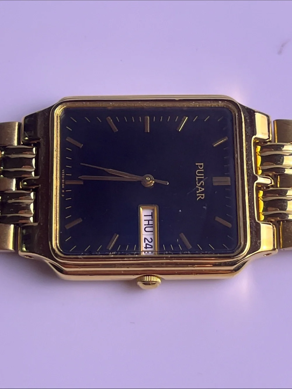 PULSAR MEN'S Watch DAY DATE VX33-X094 BLACK DIAL Tank Gold Tone New Battery 28mm